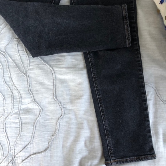 BDG dark gray cropped girlfriend jeans - Picture 5 of 8